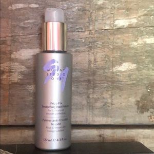 Monat Frizz Fix